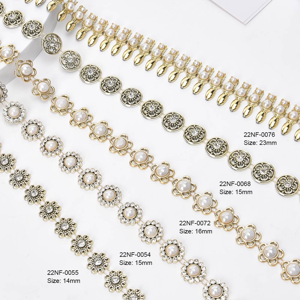 plastic rhinestone chain