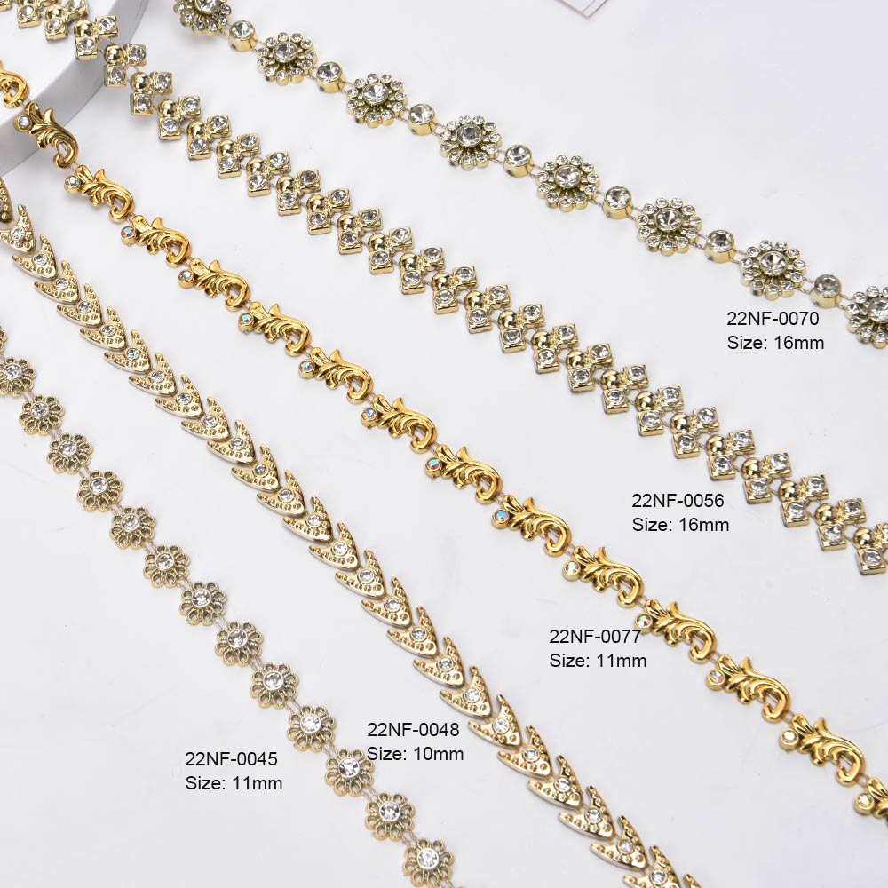 plastic rhinestone chain 1