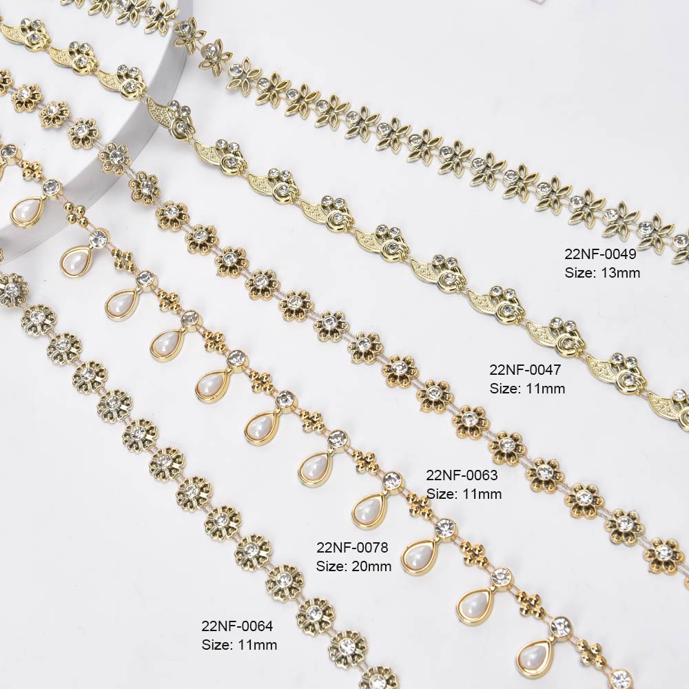 plastic rhinestone chain 1