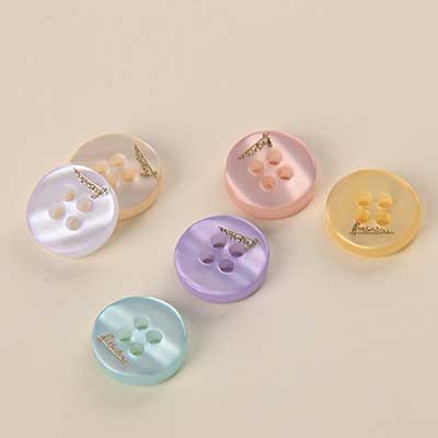 4 holes resin button