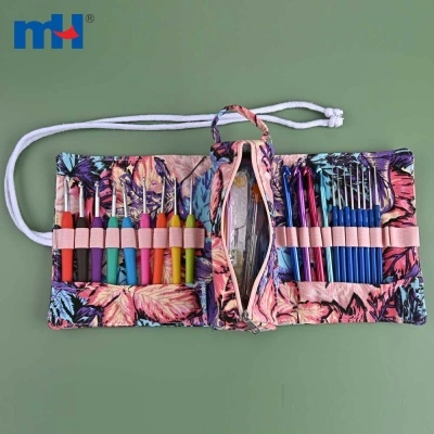 Crochet Hooks Set in Roll Up Case