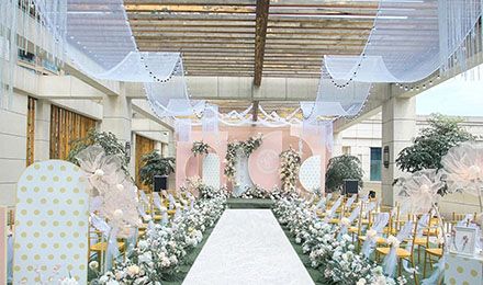 Taffeta Salon: Timeless Elegance in Weddings and Beyond