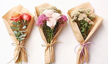 How To Wrap A Small Bouquet of Flowers: A Step-by-Step Guide